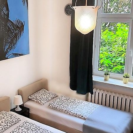 Labo Apartment Chmielna Варшава Екстер'єр фото