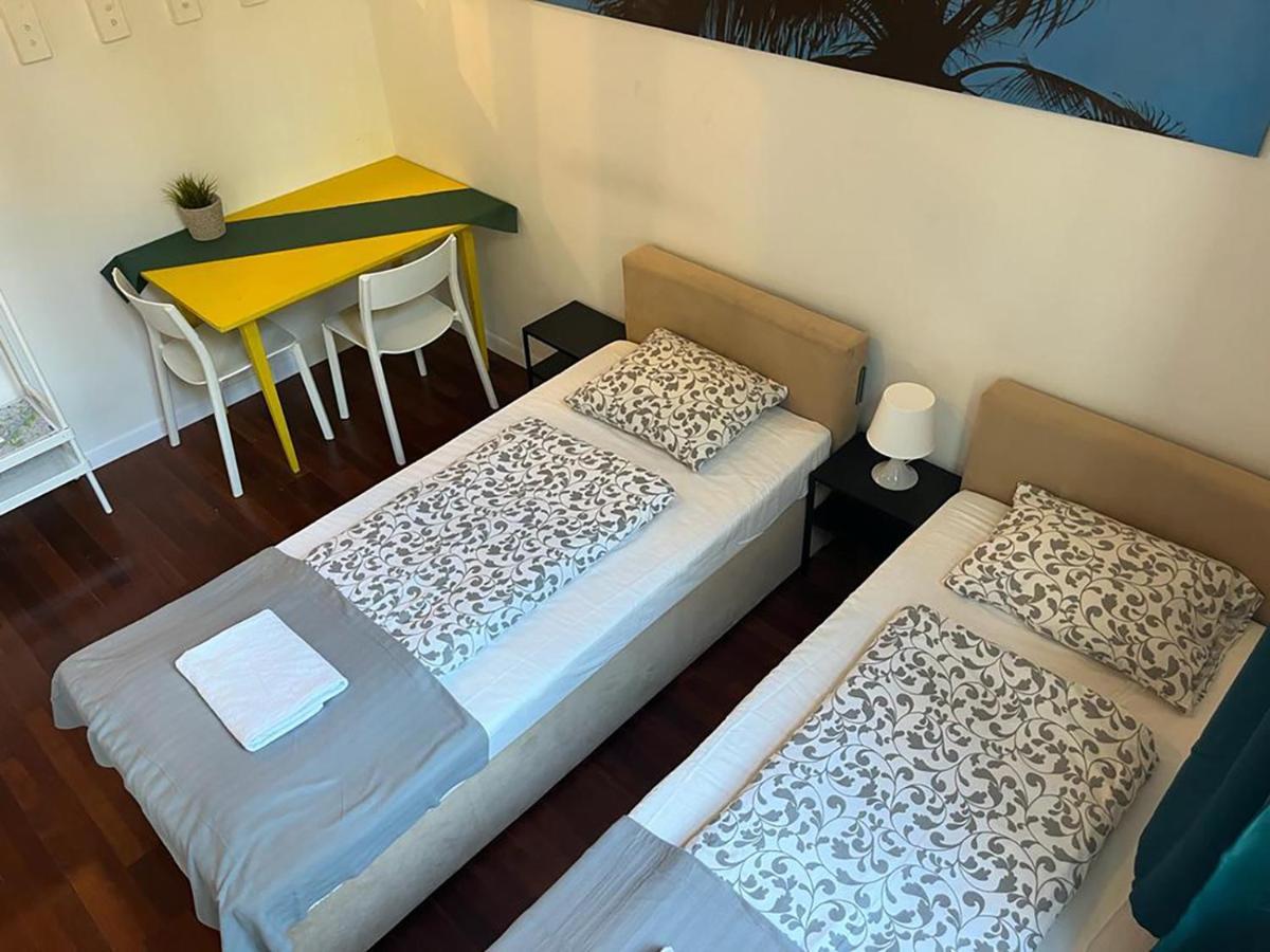 Labo Apartment Chmielna Варшава Екстер'єр фото
